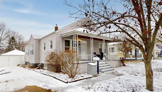 front view for 298 Broadacre Ave, Clawson, Mi. 48017