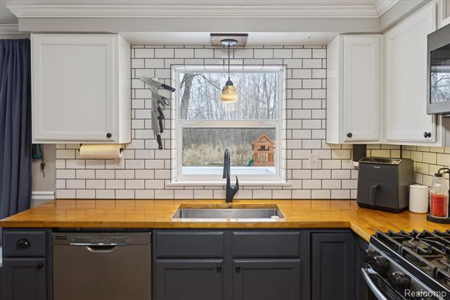 Builiding view five for 1355 Byrnes Drive, Clio, MI. 48420