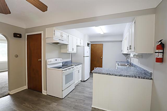 Builiding view fourteen for 10008 Coldwater Road, Flushing, MI. 48433