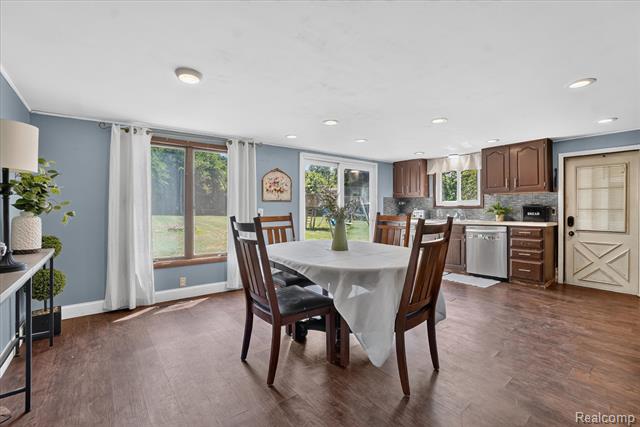 Builiding view ten for 508 Deland Road, Flushing, MI. 48433