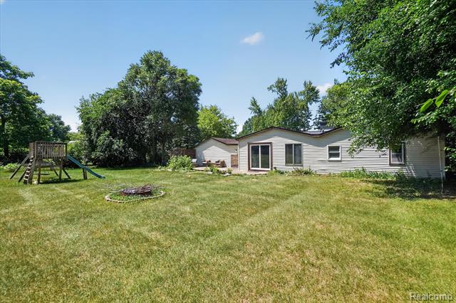 Builiding view thirty for 508 Deland Road, Flushing, MI. 48433