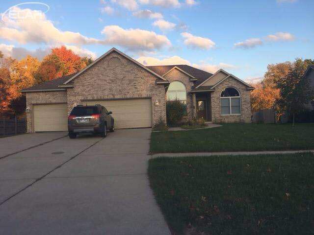 front view for 209 Brookside Drive, Flushing, Mi. 48433