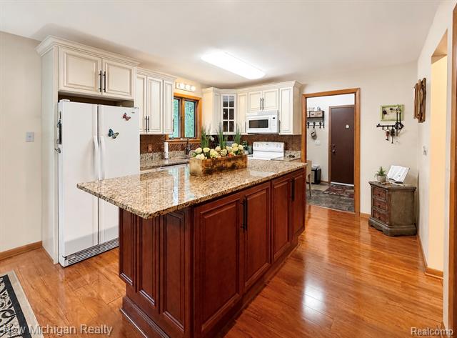 Builiding view eleven for 7156 River Road, Flushing, MI. 48433