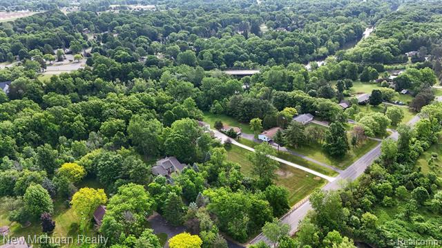 Builiding view thirty for 7156 River Road, Flushing, MI. 48433