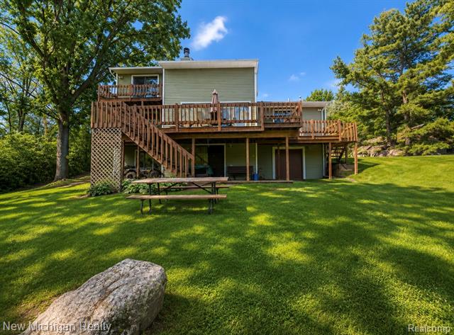 Builiding view twenty six for 7156 River Road, Flushing, MI. 48433