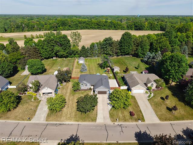 Builiding view forty six for 2288 Lost Creek Drive, Flushing, MI. 48433