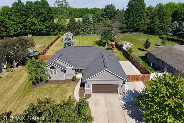 Builiding view one for 2288 Lost Creek Drive, Flushing, MI. 48433