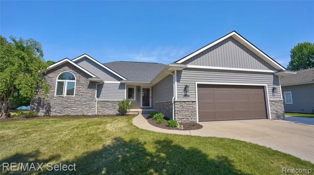 front view for 2288 Lost Creek Drive, Flushing, Mi. 48433