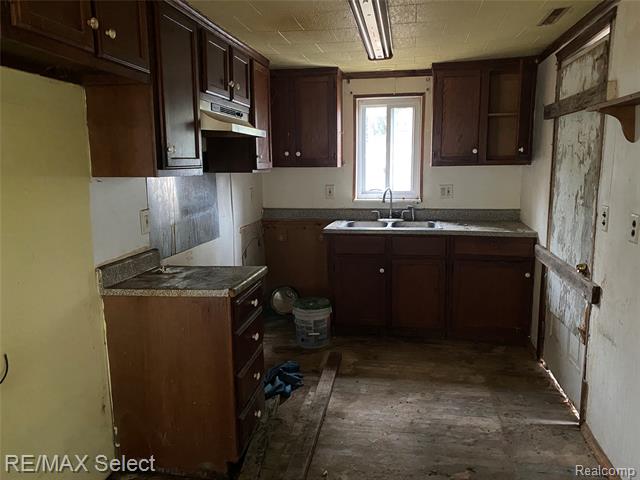 Builiding view seven for 1151 Wells Street, Burton, MI. 48529