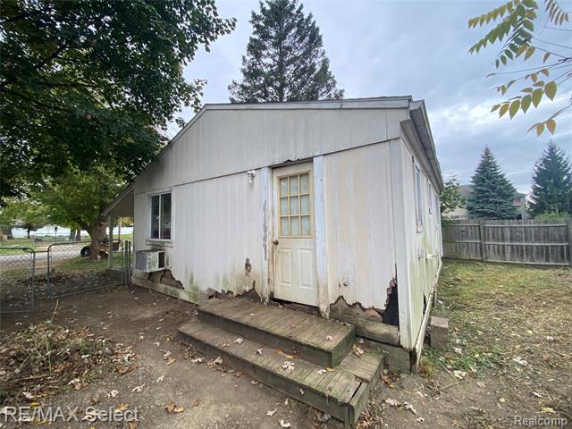 Builiding view three for 1151 Wells Street, Burton, MI. 48529