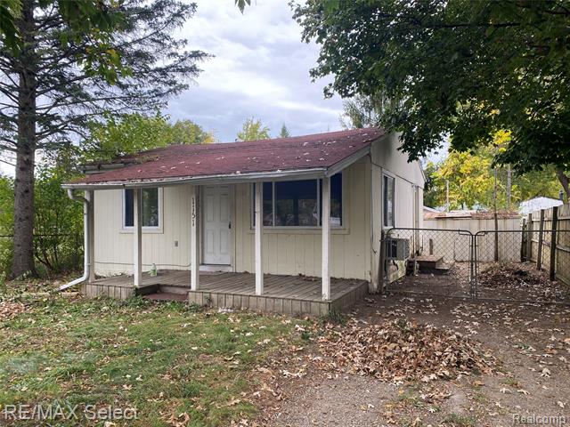 front view for 1151 Wells Street, Burton, Mi. 48529