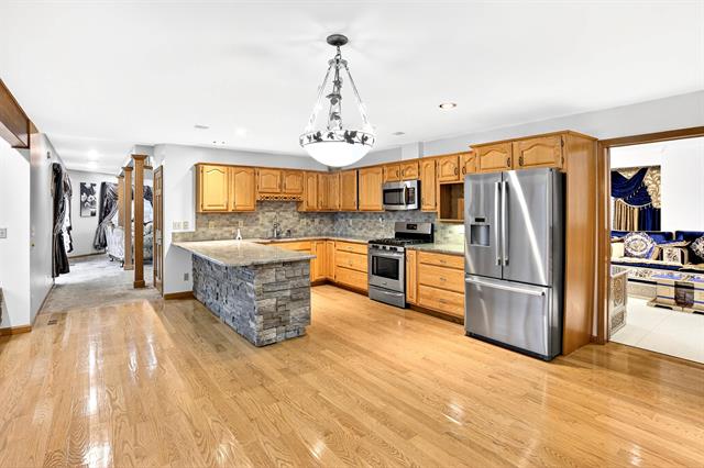 Builiding view eight for 2366 Lost Creek Court, Flushing, MI. 48433