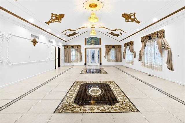 Builiding view eighteen for 2366 Lost Creek Court, Flushing, MI. 48433