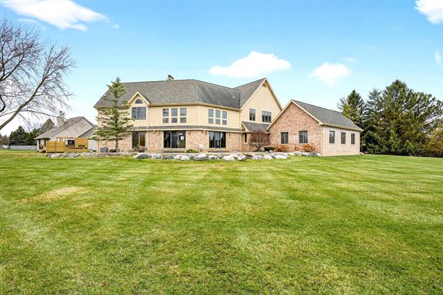 Builiding view forty nine for 2366 Lost Creek Court, Flushing, MI. 48433