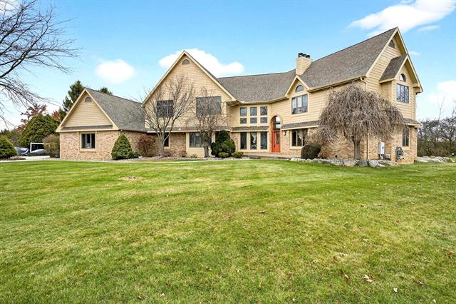 Builiding view forty seven for 2366 Lost Creek Court, Flushing, MI. 48433