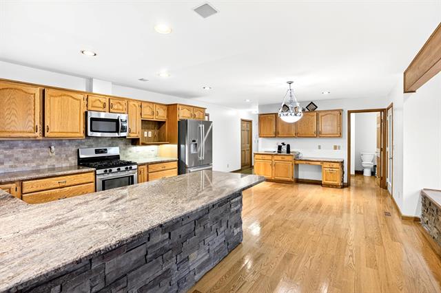 Builiding view nine for 2366 Lost Creek Court, Flushing, MI. 48433