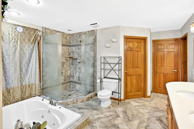 Builiding view sixteen for 2366 Lost Creek Court, Flushing, MI. 48433