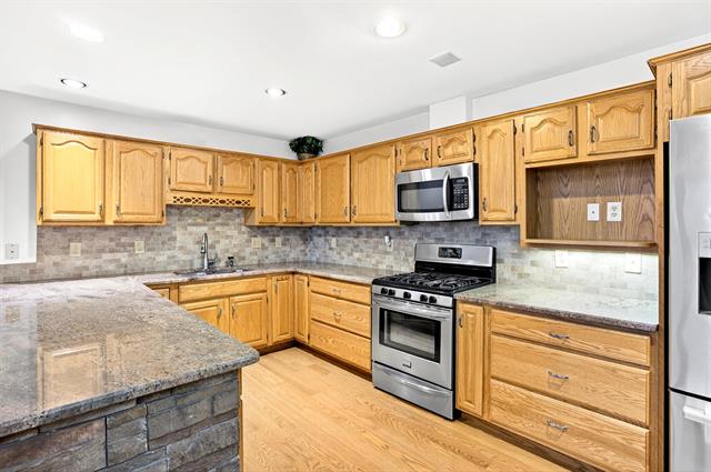 Builiding view ten for 2366 Lost Creek Court, Flushing, MI. 48433