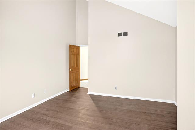 Builiding view twenty eight for 2366 Lost Creek Court, Flushing, MI. 48433