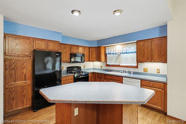 Builiding view three for 1083 Shalin Drive, Davison, MI. 48423
