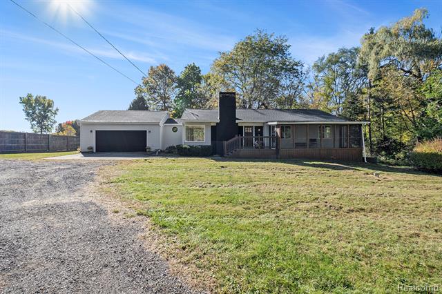 Builiding view nineteen for 7481 Frances Road, Flushing, MI. 48433