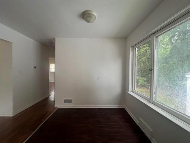 Builiding view eight for 4702 Warrington Drive, Flint, MI. 48504