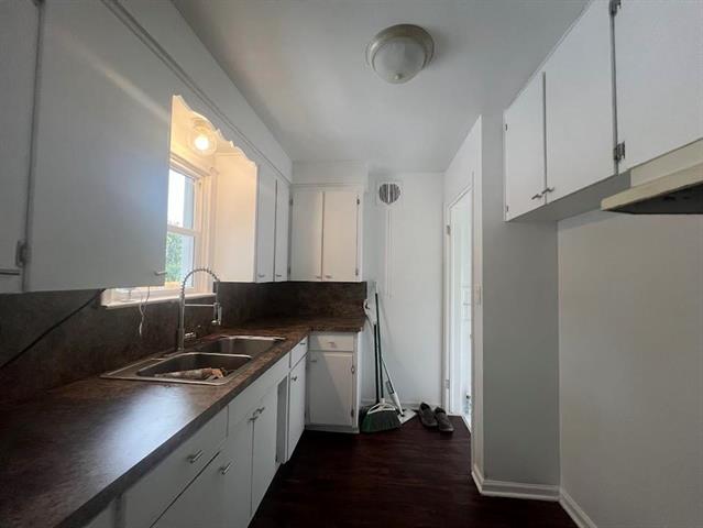 Builiding view seven for 4702 Warrington Drive, Flint, MI. 48504