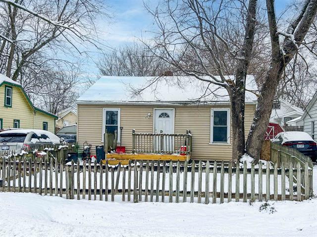 Builiding view one for 1475 Wells Street, Burton, MI. 48529