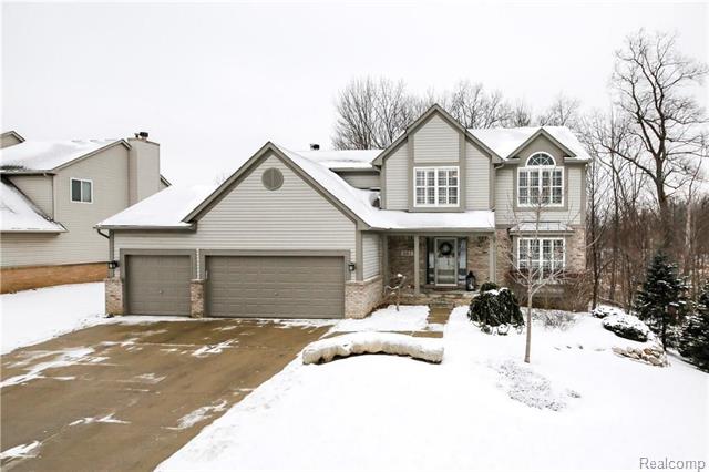 front view for 861 Timber Trail Ct, South Lyon, Mi. 48178