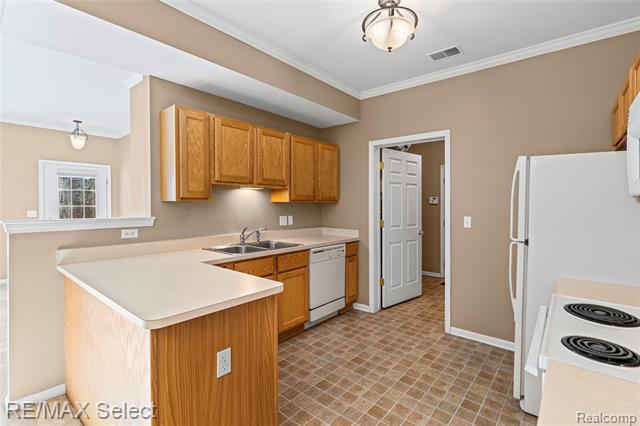 Builiding view nineteen for 753 Eagle Drive, Fenton, MI. 48430