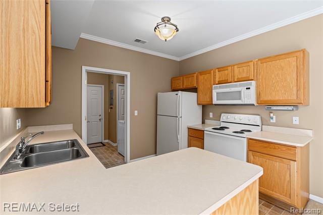 Builiding view twenty for 753 Eagle Drive, Fenton, MI. 48430