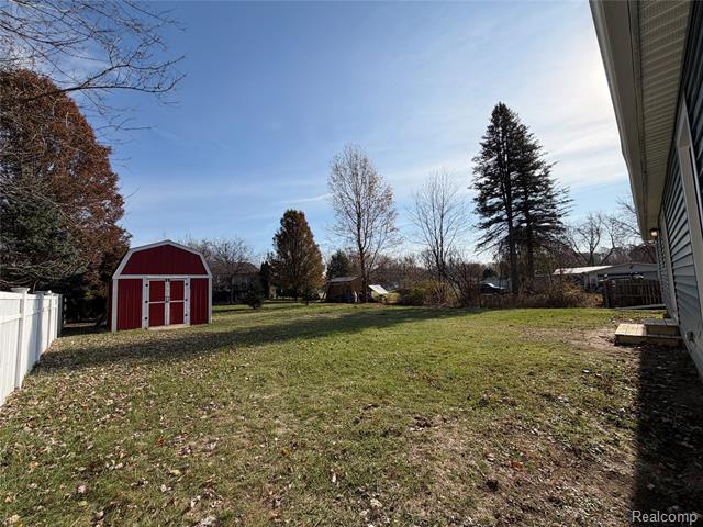 Builiding view nineteen for 2218 Disch Street, Flushing, MI. 48433