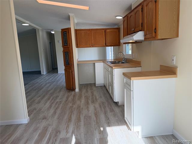 Builiding view seven for 2218 Disch Street, Flushing, MI. 48433