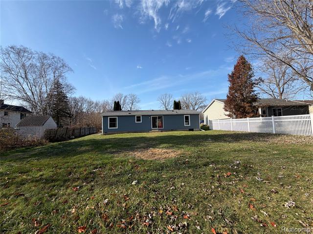 Builiding view twenty one for 2218 Disch Street, Flushing, MI. 48433