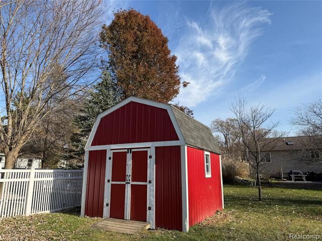 Builiding view twenty three for 2218 Disch Street, Flushing, MI. 48433