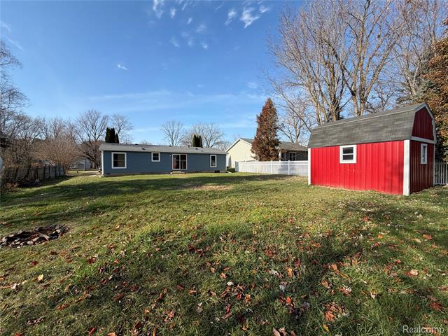 Builiding view twenty two for 2218 Disch Street, Flushing, MI. 48433