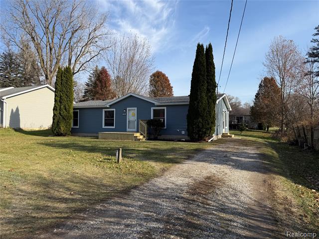 Builiding view two for 2218 Disch Street, Flushing, MI. 48433