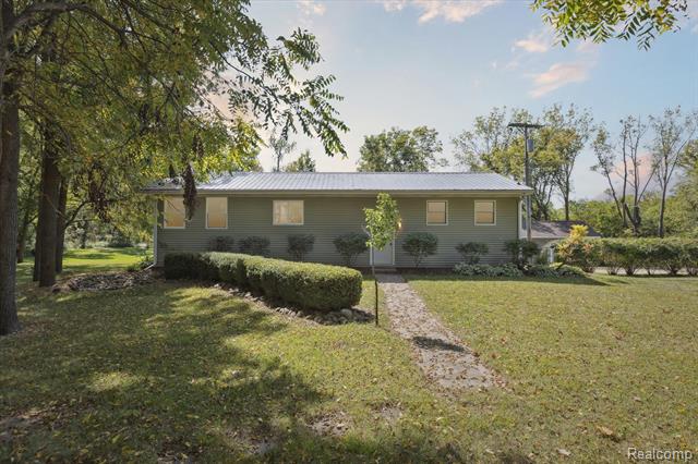 Builiding view three for 5145 Arbela Road, Millington, MI. 48746