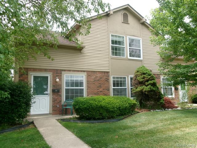 front view for 1005 N Main St, Clawson, Mi. 48017