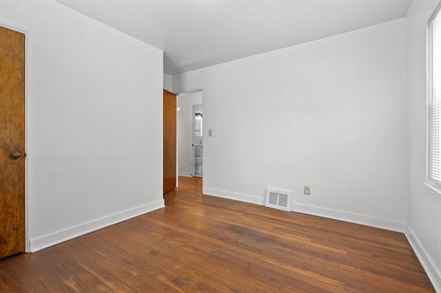 Builiding view seventeen for 153 23Rd, Battle Creek, MI. 49015