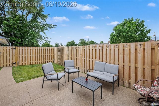 Builiding view twenty eight for 549 Park, Clawson, MI. 48017