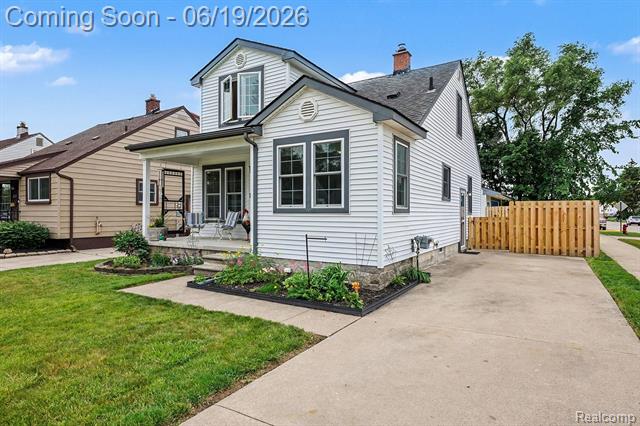 Builiding view two for 549 Park, Clawson, MI. 48017