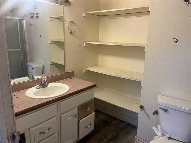 Builiding view thirteen for 134 Clarendon, Kalamazoo, MI. 49006