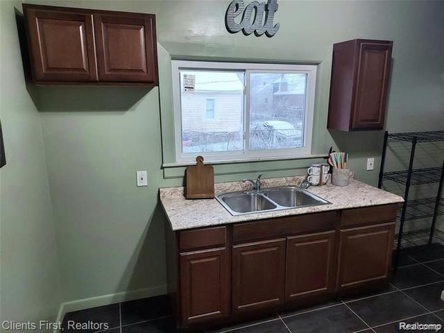 Builiding view three for 14623 Hubbell, Detroit, MI. 48227