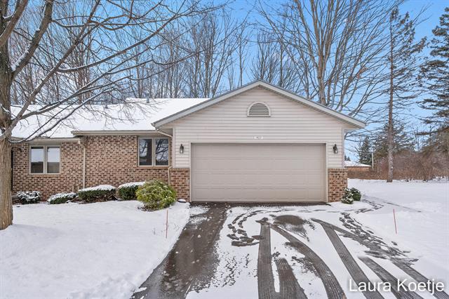 front view for 927 Ironwood Nw Circle, Grand Rapids, Mi. 49534