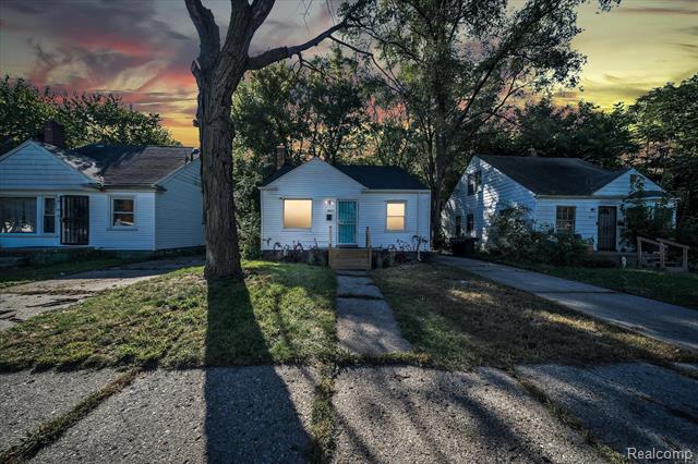 front view for 18623 Pembroke St, Detroit, Mi. 48219