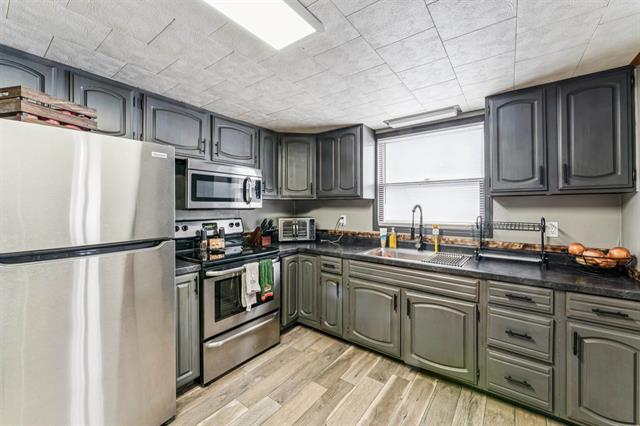 Builiding view twenty one for 3209 Hospers, Grand Blanc, MI. 48439