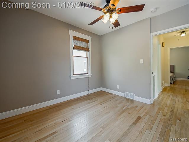 Builiding view eighteen for 124 Leroy, Clawson, MI. 48017