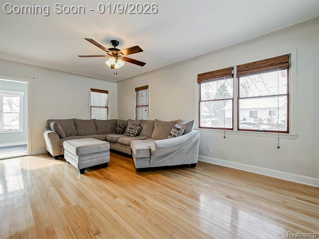 Builiding view four for 124 Leroy, Clawson, MI. 48017