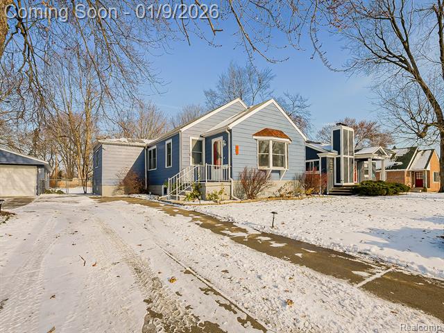 Builiding view thirty nine for 124 Leroy, Clawson, MI. 48017